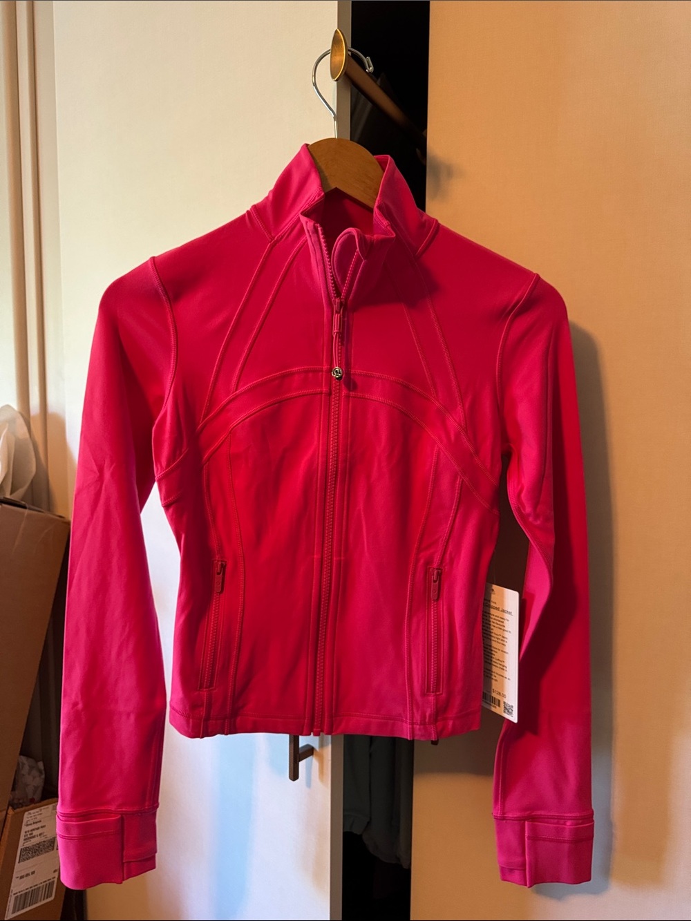 lululemon athletica flamingo Pink Full-Zip crop define Jacket size 4